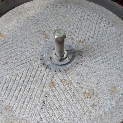 新一代西江牌电动石磨磨浆机延续了传统石磨的品质,在研磨原料时更快、更好、更优。珠海市新型电动石磨磨浆机品牌发售